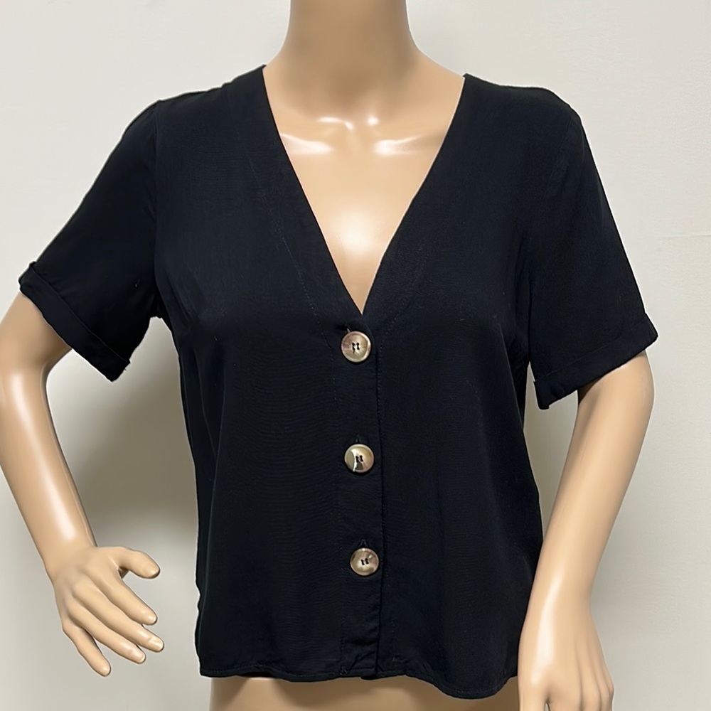 ASOS Black Button-Up V Neck Short Sleeve Women's Top size 4
